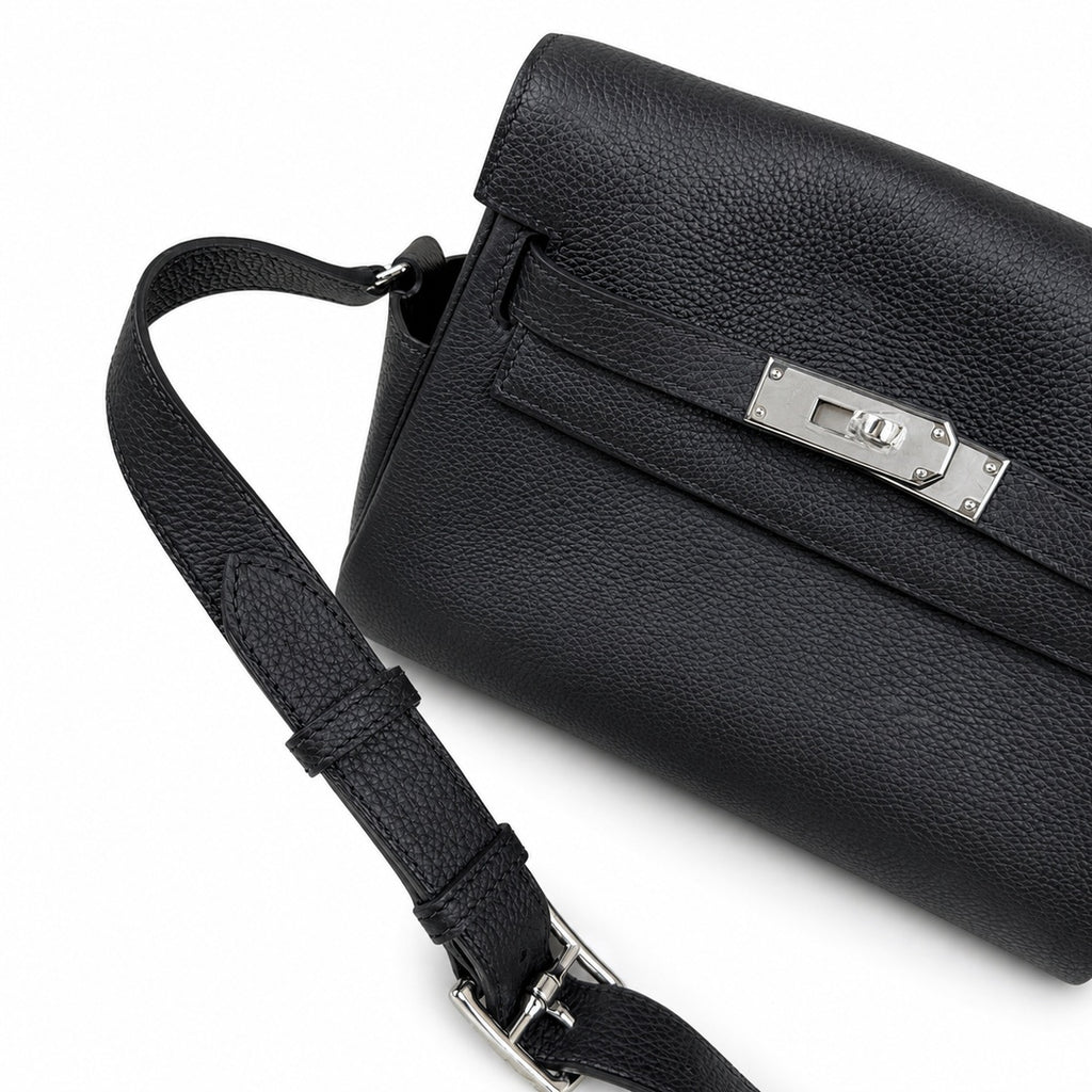 🆕 In stock Kelly Messenger messenger bag for men and women, black silver buckle, imported leather, all-steel hand-waxed thread, the highest cost-effectiveness on the Internet. The classic combination