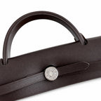 Hermers' popular herbag 31cm is designed to be inspired by saddle bags. The body of the bag is made of canvas, and the outer seams, shoulder straps and handbags are made of leather. The appearance is