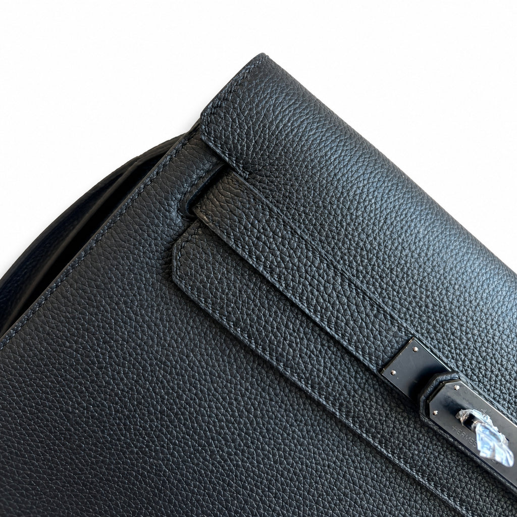 Kelly Depeches 25 clutch, Togo leather (with additional shoulder strap), can be worn cross-body, can be carried by hand or on the wrist, daily needs, seamless switch between business/leisure - central