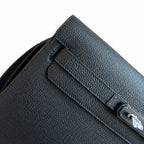 Kelly Depeches 25 clutch, Togo leather (with additional shoulder strap), can be worn cross-body, can be carried by hand or on the wrist, daily needs, seamless switch between business/leisure - central