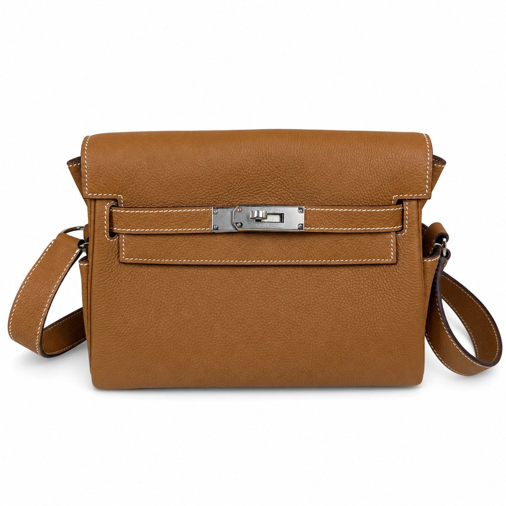 🆕 In stock Kelly Messenger messenger bag for men and women, earthy silver buckle, imported leather, all-steel hand-waxed thread, the best value for money on the entire network. The classic combination