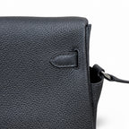 🆕 In stock Kelly Messenger messenger bag for men and women, black silver buckle, imported leather, all-steel hand-waxed thread, the highest cost-effectiveness on the Internet. The classic combination