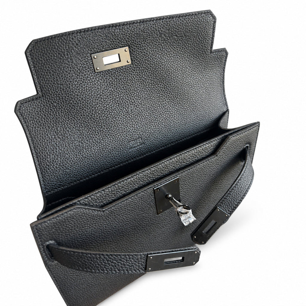 Kelly Depeches 25 clutch, Togo leather (with additional shoulder strap), can be worn cross-body, can be carried by hand or on the wrist, daily needs, seamless switch between business/leisure - central