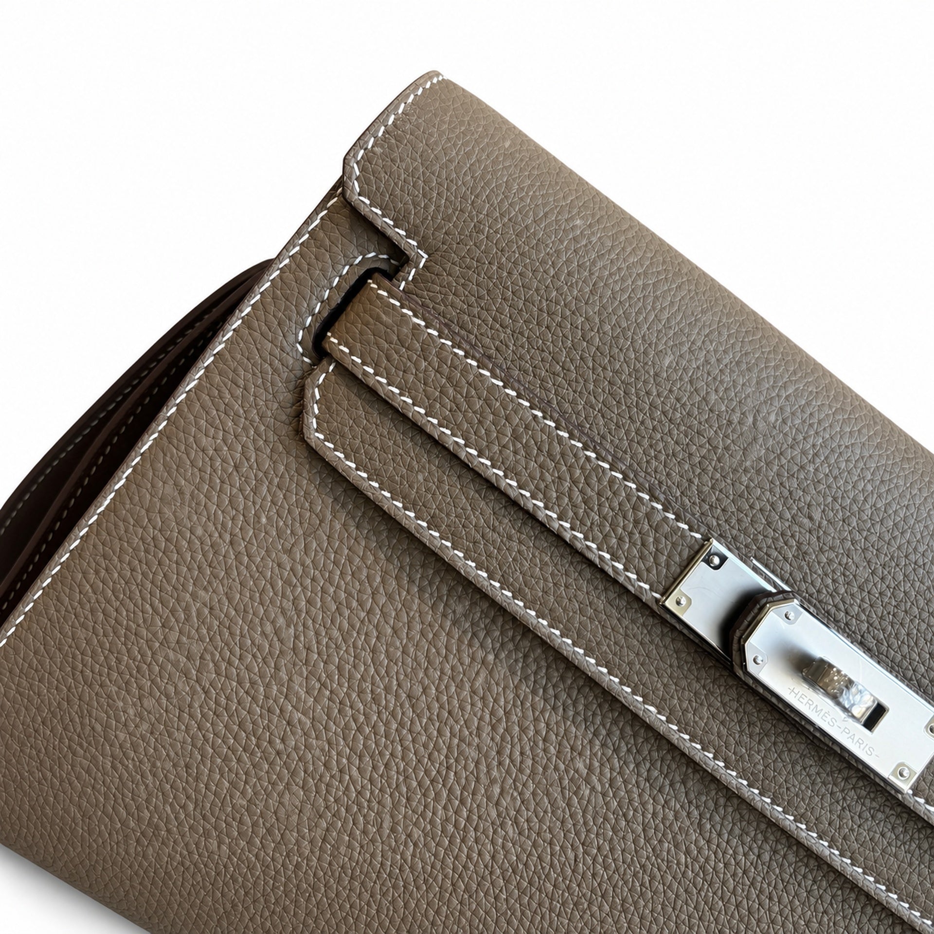 Kelly Depeches 25 clutch, Togo leather (with additional shoulder strap), can be worn cross-body, can be carried by hand or on the wrist, daily needs, seamless switch between business/leisure - central