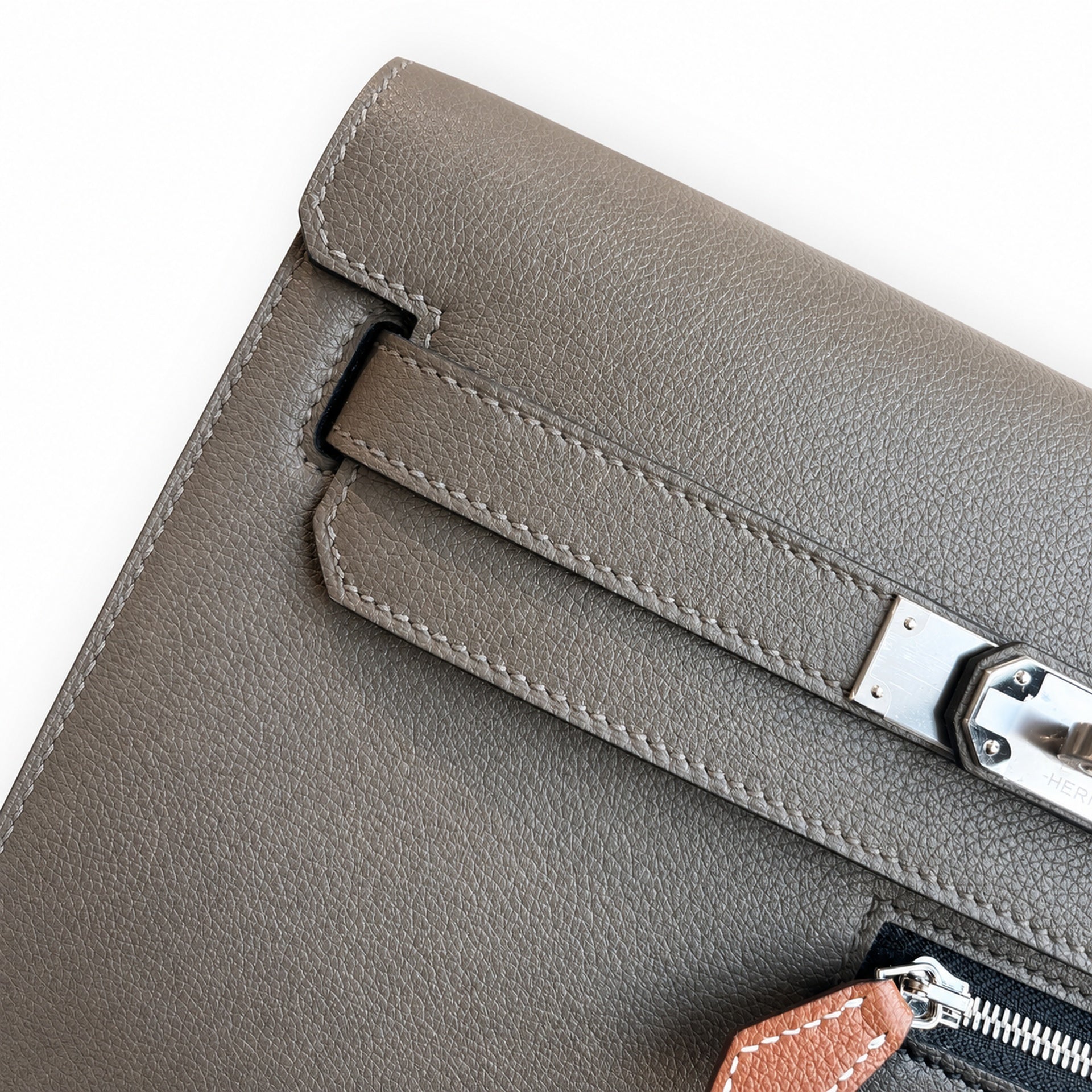 Kelly Depeches 25 clutch, Evercolor leather (with additional shoulder strap), can be worn cross-body, can be carried by hand or on the wrist, daily needs, seamless switch between business/leisure - ce