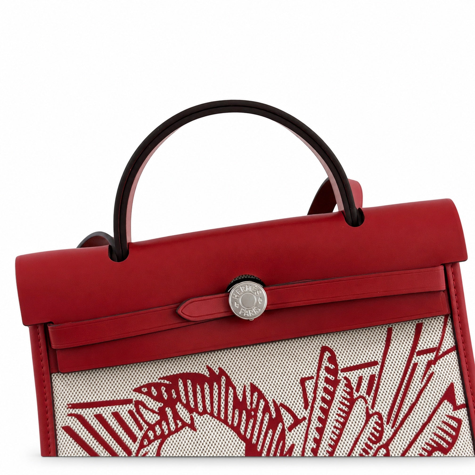 Hermers' popular herbag 31cm is designed to be inspired by saddle bags. The body of the bag is made of canvas, and the inseam, shoulder straps and handle are made of leather. The appearance is very si