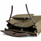 Hermers' popular herbag 31cm is designed to be inspired by saddle bags. The body of the bag is made of canvas, and the outer seams, shoulder straps and handbags are made of leather. The appearance is