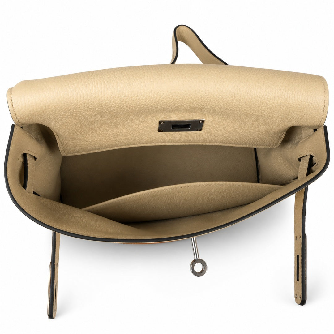 🆕 In stock Kelly Messenger messenger bag for men and women, gray silver buckle for windbreaker, imported leather, all-steel hand-waxed thread, the highest cost-effectiveness on the Internet. The class