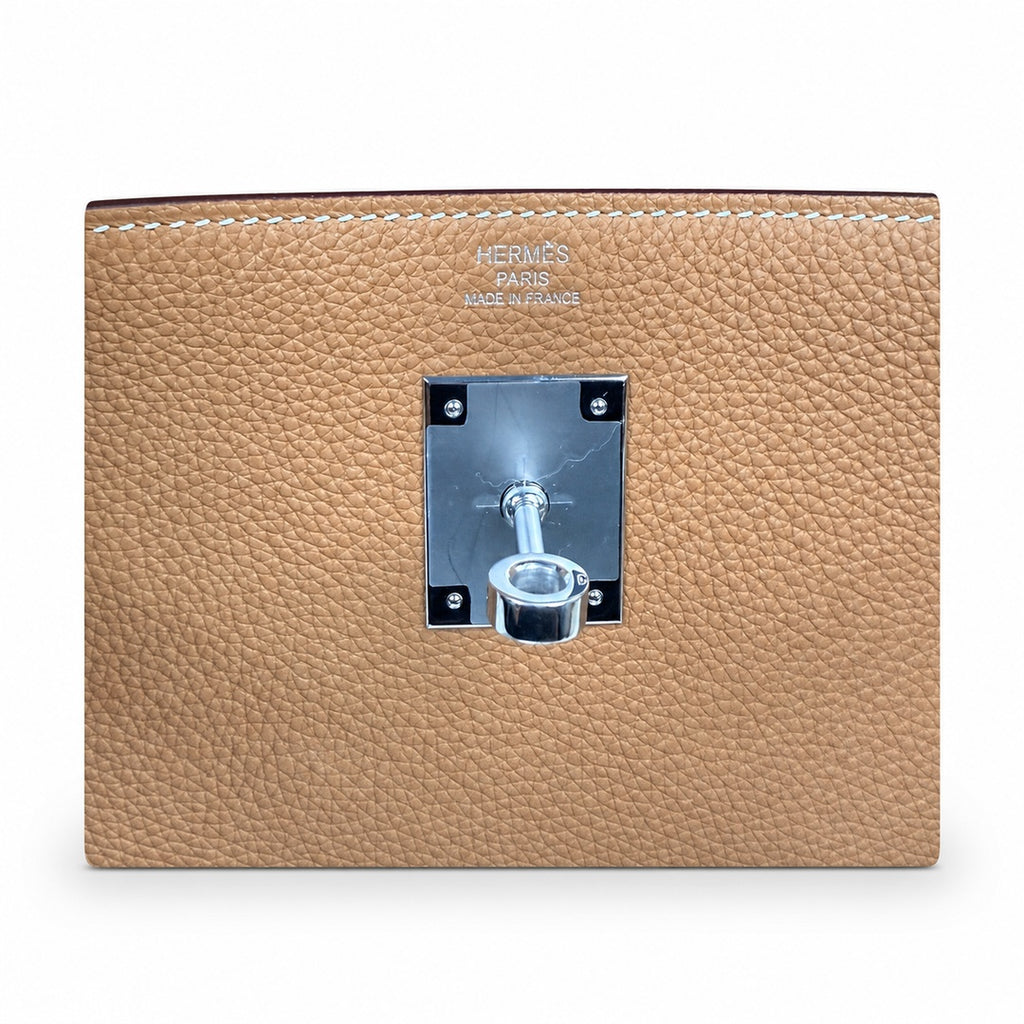 🆕 In stock Kelly Messenger messenger bag for men and women, earthy silver buckle, imported leather, all-steel hand-waxed thread, the best value for money on the entire network. The classic combination