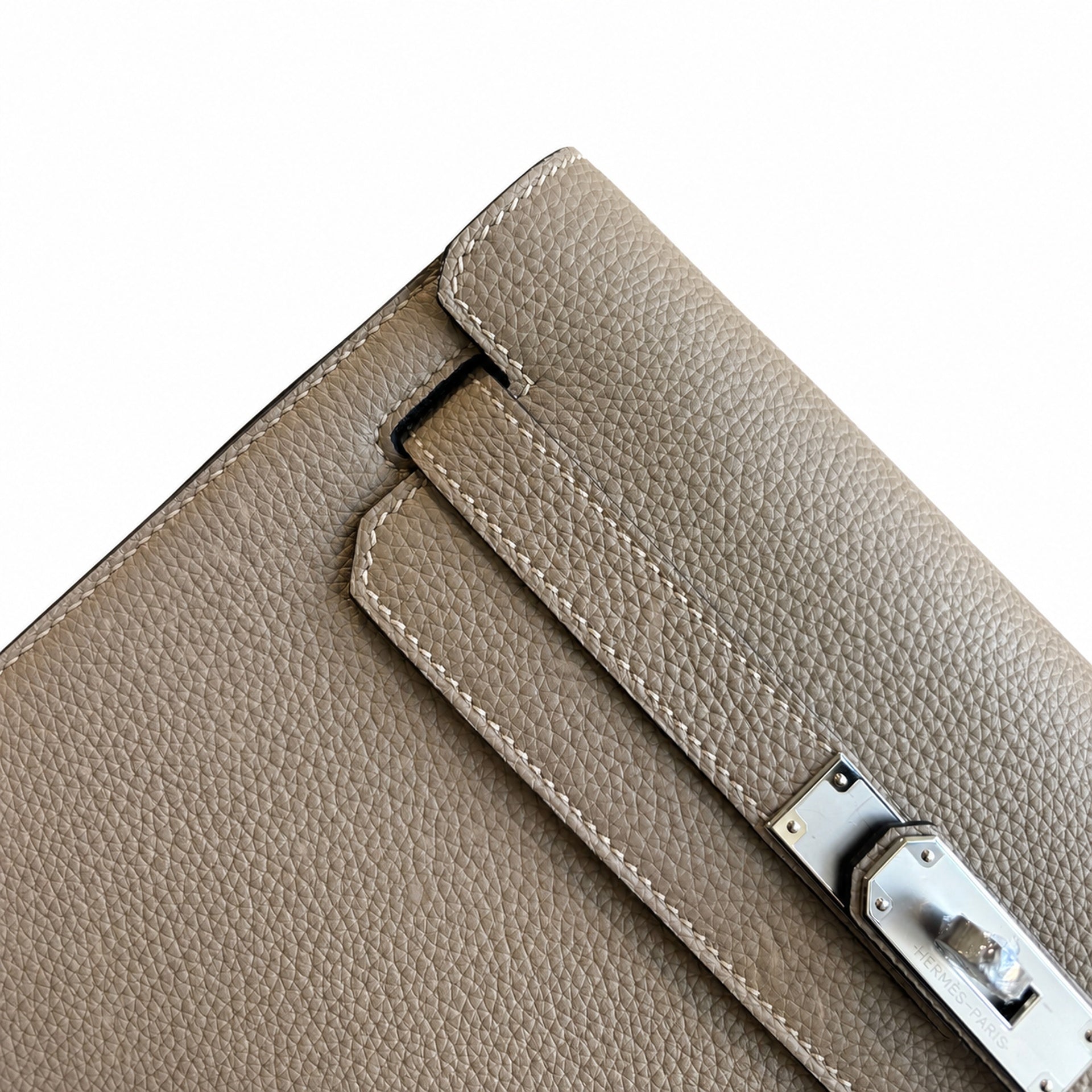 Kelly Depeches 25 clutch, Togo leather (with additional shoulder strap), can be worn cross-body, can be carried by hand or on the wrist, daily needs, seamless switch between business/leisure - central