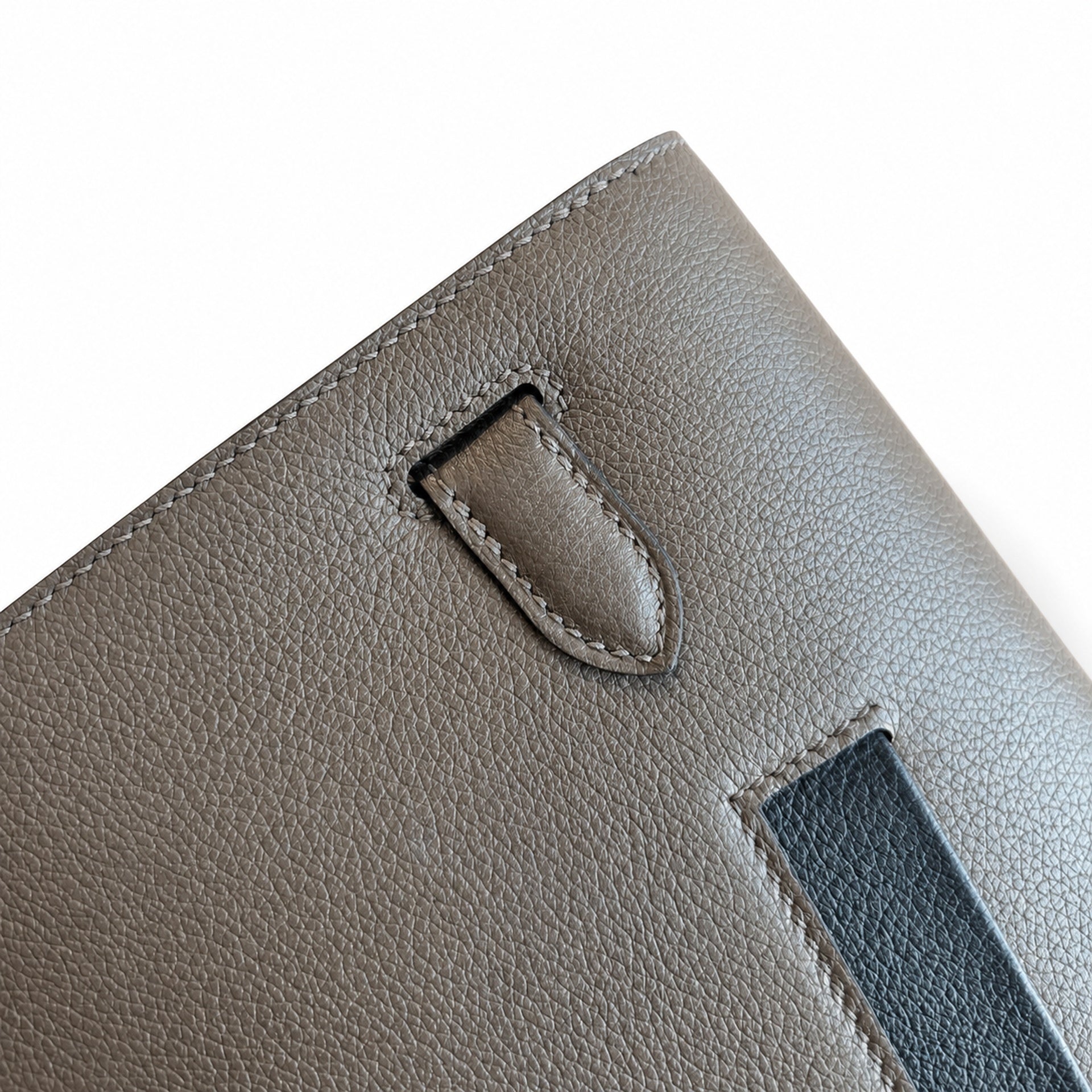Kelly Depeches 25 clutch, Evercolor leather (with additional shoulder strap), can be worn cross-body, can be carried by hand or on the wrist, daily needs, seamless switch between business/leisure - ce