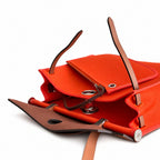 Hermers' popular herbag 31cm is designed to be inspired by saddle bags. The body of the bag is made of canvas, and the outer seams, shoulder straps and handbags are made of leather. The appearance is