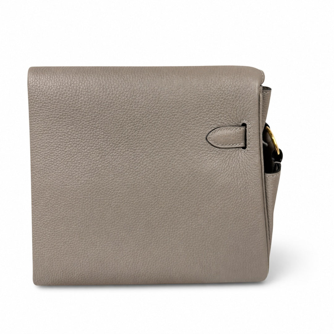 🆕 In stock Kelly Messenger messenger bag for men and women, light gray gold buckle, imported leather, all-steel hand-waxed thread, the highest cost-effectiveness on the Internet. The classic combinati
