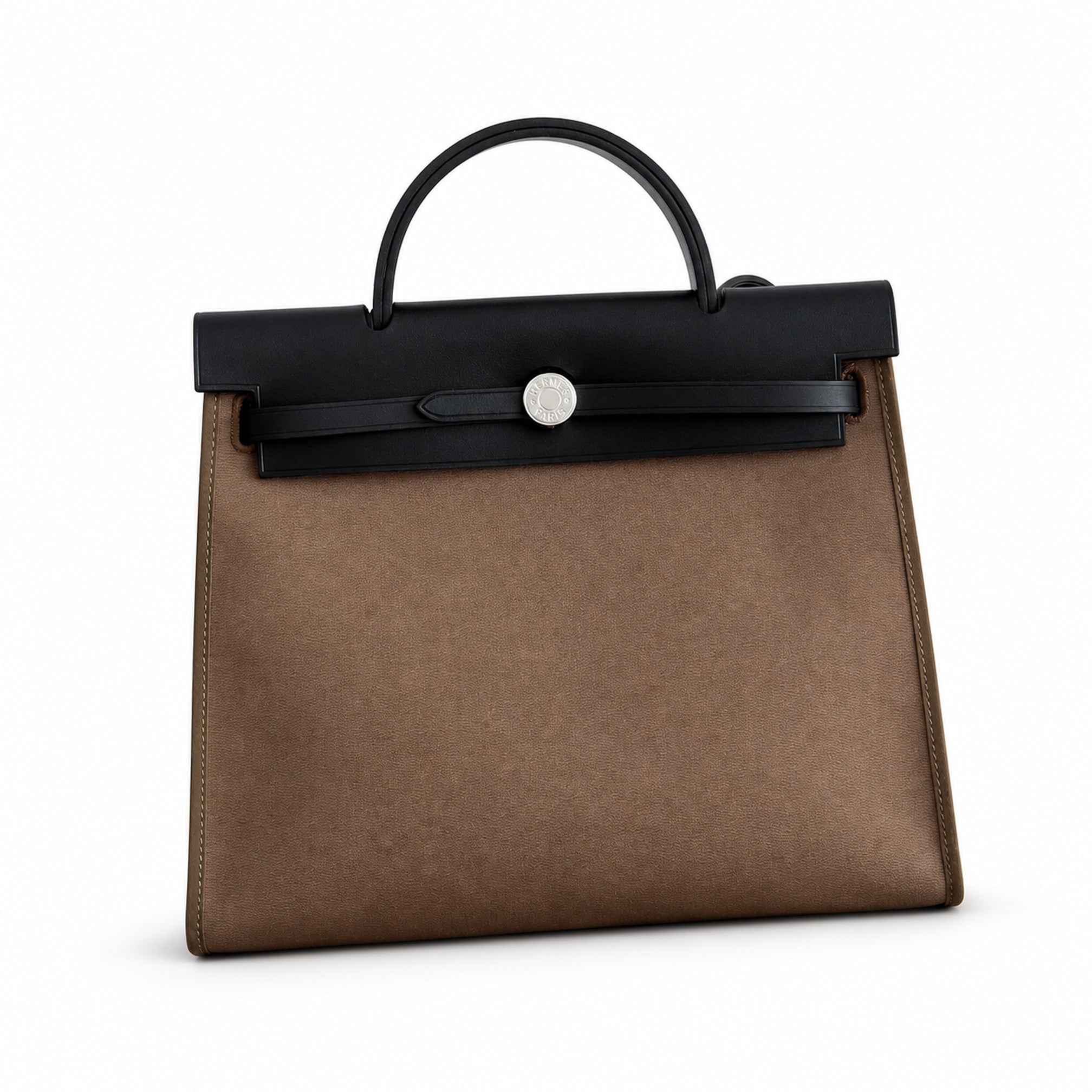 Hermers' popular herbag 31cm is designed to be inspired by saddle bags. The body of the bag is made of canvas, and the outer seams, shoulder straps and handbags are made of leather. The appearance is