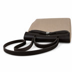Hermers' popular herbag 31cm is designed to be inspired by saddle bags. The body of the bag is made of canvas, and the inseam, shoulder straps and handle are made of leather. The appearance is very si