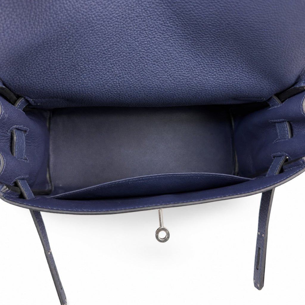 🆕 In stock Kelly Messenger messenger bag for men and women, sapphire blue silver buckle, imported leather, all-steel hand-waxed thread, the best value for money on the Internet. The classic combinatio
