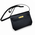 Kelly Depeches 25cm Epsom Leather 89 Black Gold Buckle The most in-class men's handbag Depeches25 This leather is really the best. When paired with a shoulder strap, it instantly transforms into an un