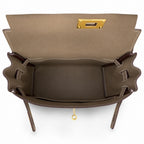 🆕 In stock Kelly Messenger messenger bag for men and women, elephant gray gold buckle, imported leather, all-steel hand-waxed thread, the highest cost-effectiveness on the Internet. The classic combin