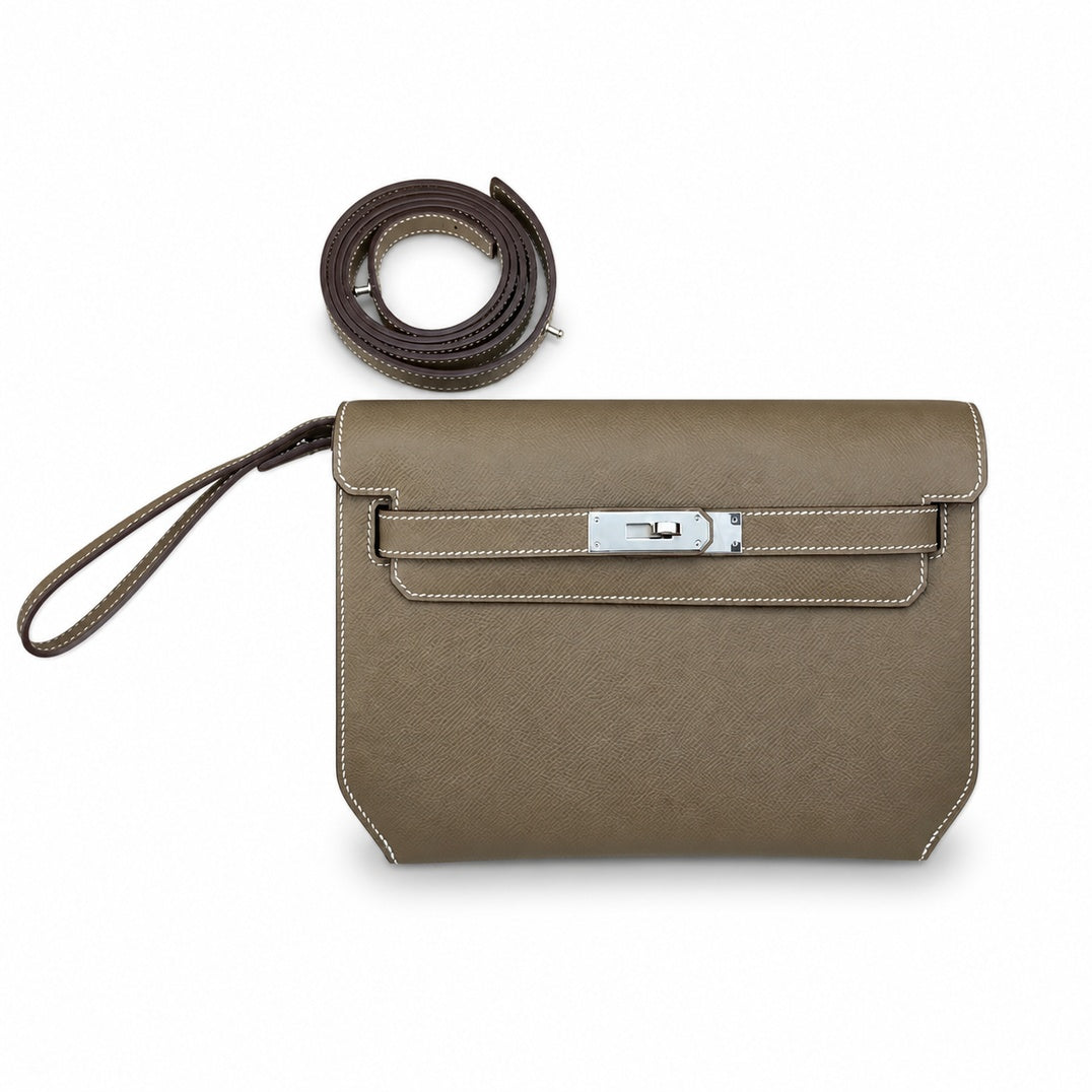 Kelly Depeches 25cm Epsom leather, 18 elephant gray, silver buckle, the most in-class men's handbag Depeches25. This leather is really unique. When paired with a shoulder strap, it instantly transform