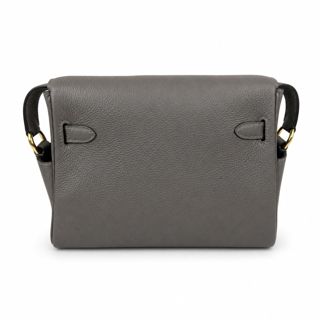 🆕 In stock Kelly Messenger messenger bag for men and women, pewter gray gold buckle, imported leather, all-steel hand-waxed thread, the highest cost performance on the Internet. The classic combinatio