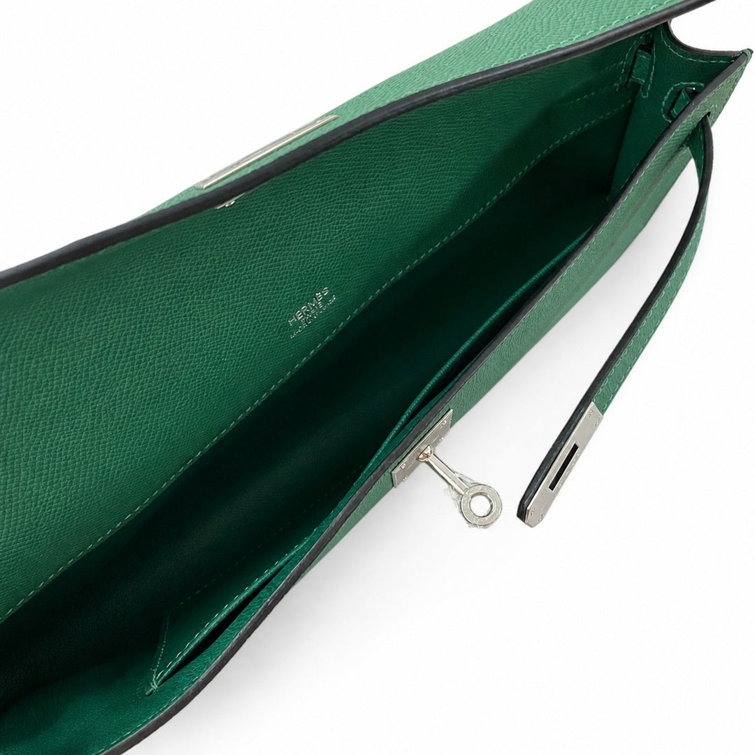 Kelly cut 31 clutch epsom malachite green silver buckle in stock