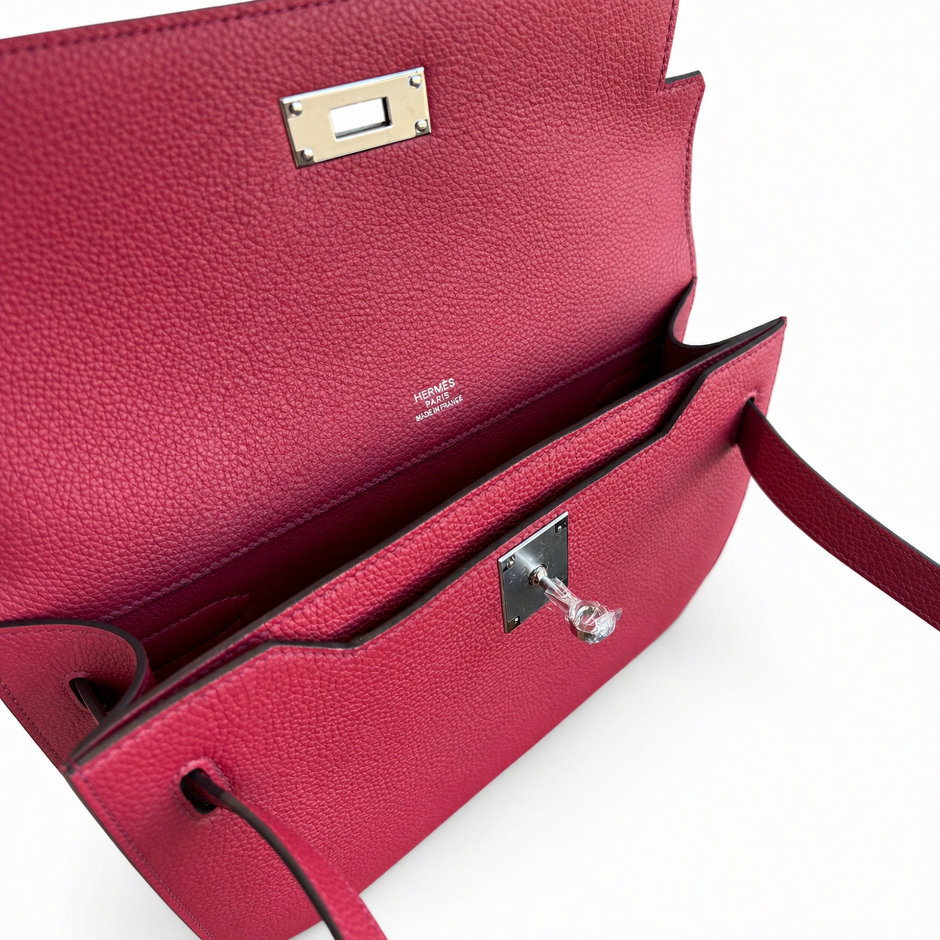 Kelly Depeches 25 clutch, Togo leather (with additional shoulder strap), can be worn cross-body, can be carried by hand or on the wrist, daily needs, seamless switch between business/leisure - central