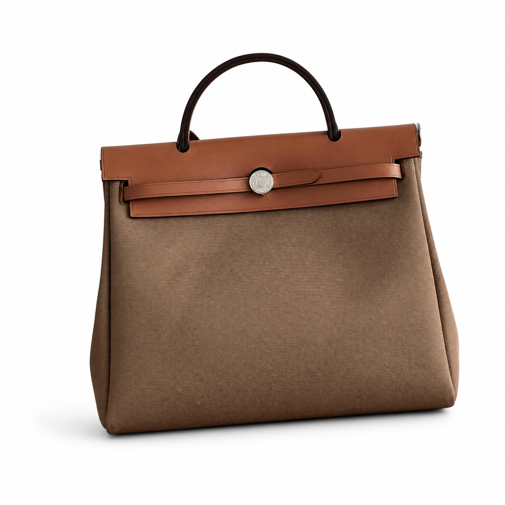 Hermers' popular herbag 31cm is designed to be inspired by saddle bags. The body of the bag is made of canvas, and the inseam, shoulder straps and handle are made of leather. The appearance is very si